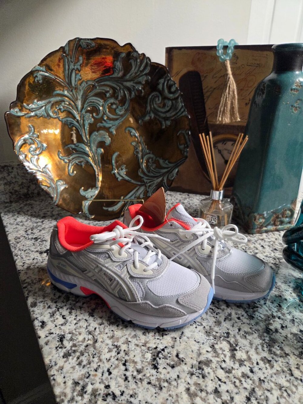 ASICS NYC GS Gel Running Shoes • Gray/White/Red • NEW • Size 7.5